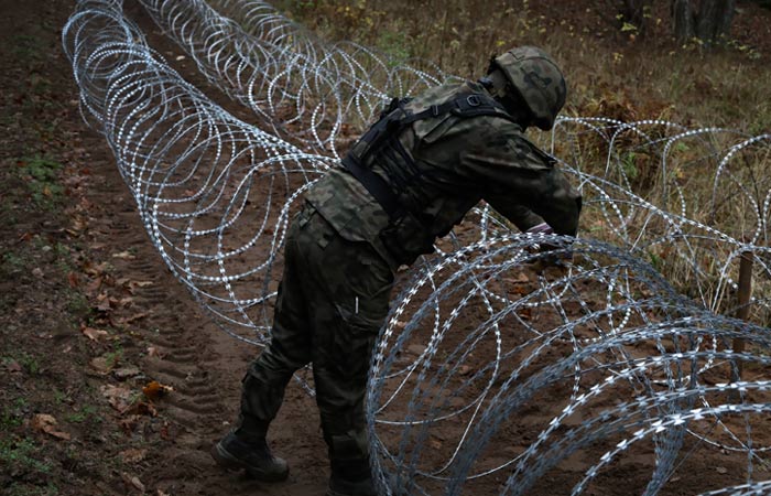 Польша начала строить укрепления на границе с Россией