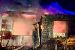 Четыре человека погибли при пожаре в дачном доме в Сургуте