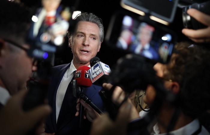 Губернатор Калифорнии заявил о готовности бороться против "незаконных действий" Трампа