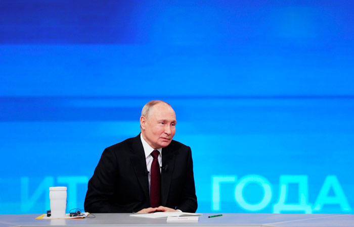 Путин проведет во второй половине декабря прямую линию и большую пресс-конференцию