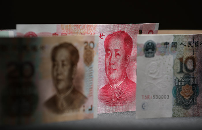 Курс юаня поднялся выше 14 рублей впервые с 9 октября 2023 года