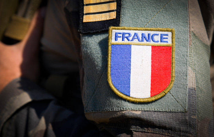 Le Monde сообщила о переговорах Парижа и Лондона об отправке военных на Украину