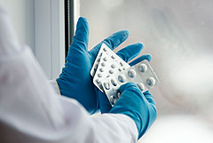 Кабмин РФ продлил особый порядок продажи зарубежных лекарств до конца 2025 года