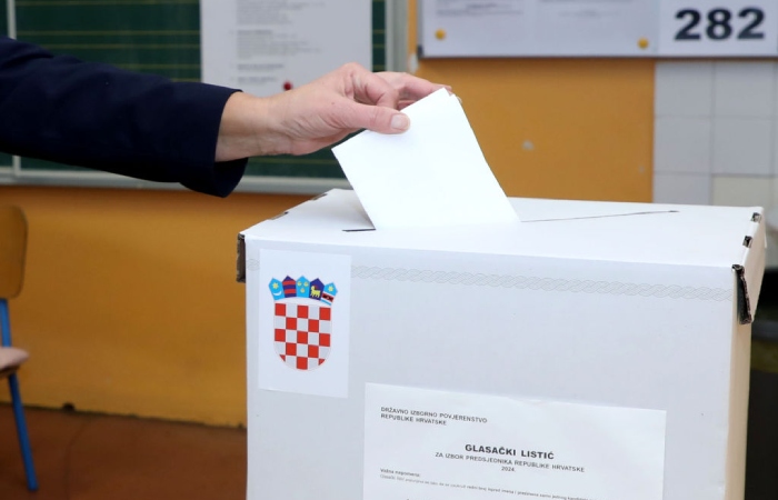 Хорваты не выбрали президента в первом туре, у Милановича 49,1% голосов