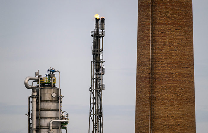 Цена нефти Brent снизилась до $80,5 за баррель после роста накануне