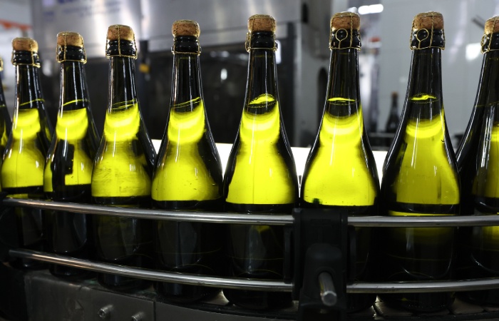 В России в 2024 году продажи игристых вин выросли на 8,6%