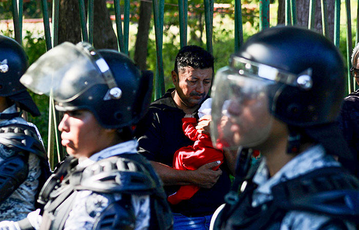 NBC сообщил о задержании в США почти 1,2 тыс. нелегалов в воскресенье