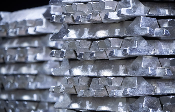 ЕС обсуждает поэтапный запрет на импорт алюминия из РФ и санкции против банков