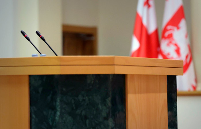 Парламент Грузии досрочно прервал полномочия 49 депутатов от оппозиционных партий