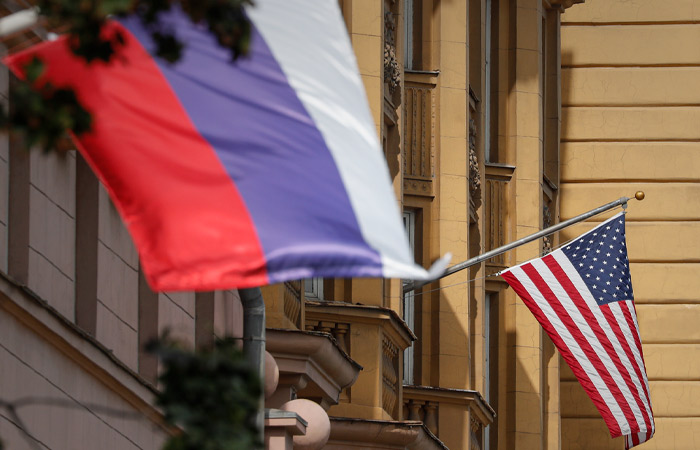 Песков назвал реставрацию отношений с США главной задачей в контактах с Вашингтоном