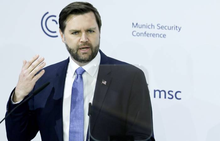 Вэнс предостерегает Зеленского от публичной критики в адрес Трампа