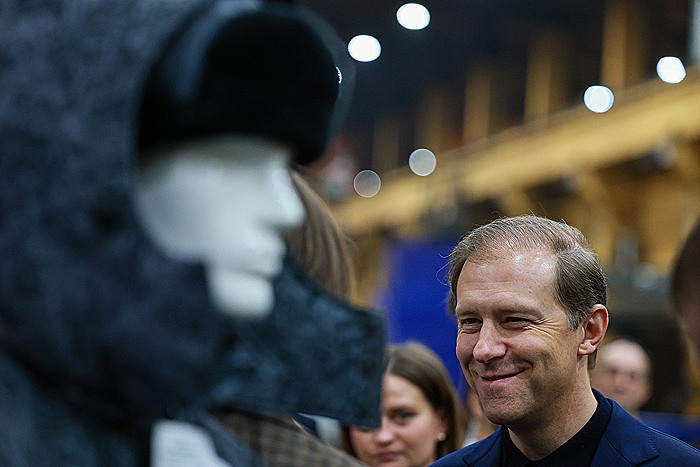 Мантуров потребовал от иностранных розничных сетей захода в новые регионы при возвращении в РФ