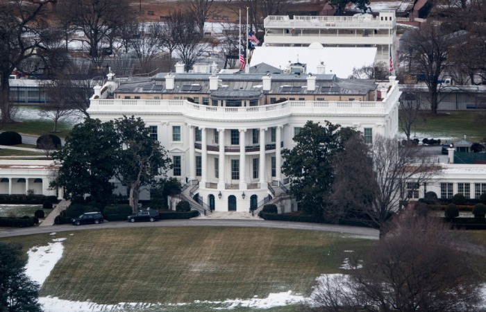 Белый дом разрешил игнорировать требование об отчетах чиновников о проделанной работе