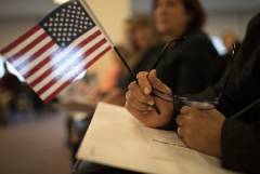 США предложат "золотые карты" за $5 млн для желающих переехать в страну