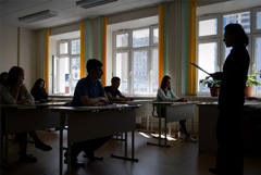 В Минтруде заявили, что только 40-50% выпускников-педагогов устраиваются по специальности