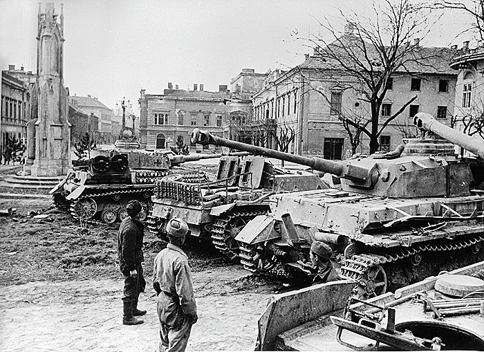 Балатонская операция 1945 года: как Красная армия остановила "весеннее пробуждение" вермахта!