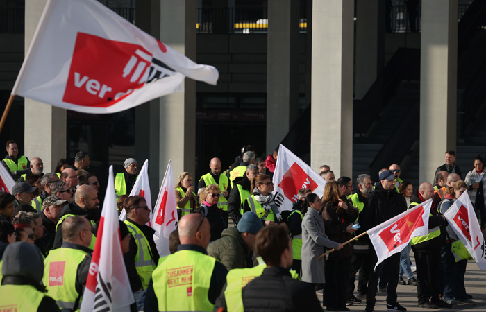 Аэропорт Берлина из-за забастовки приостановил все регулярные рейсы