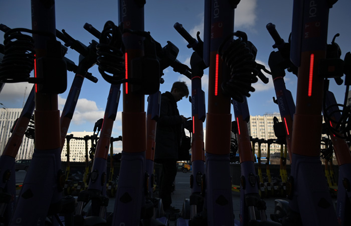 Мосгордума обсудит ограничение скорости электросамокатов до 10 км/ч