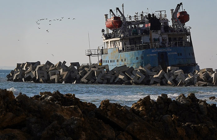 Роструд получил жалобы работников владельца одного из затонувших танкеров