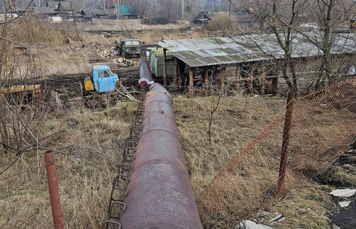 Труба центральной котельной рухнула под напором ветра в красноярском райцентре