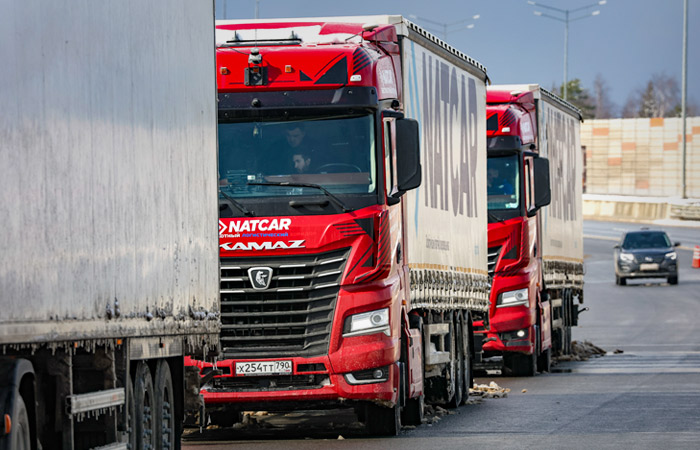 Движение беспилотных грузовиков запустили на ЦКАД в Подмосковье