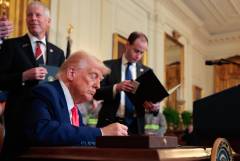 Трамп подписал указы для активизации развития угольной отрасли