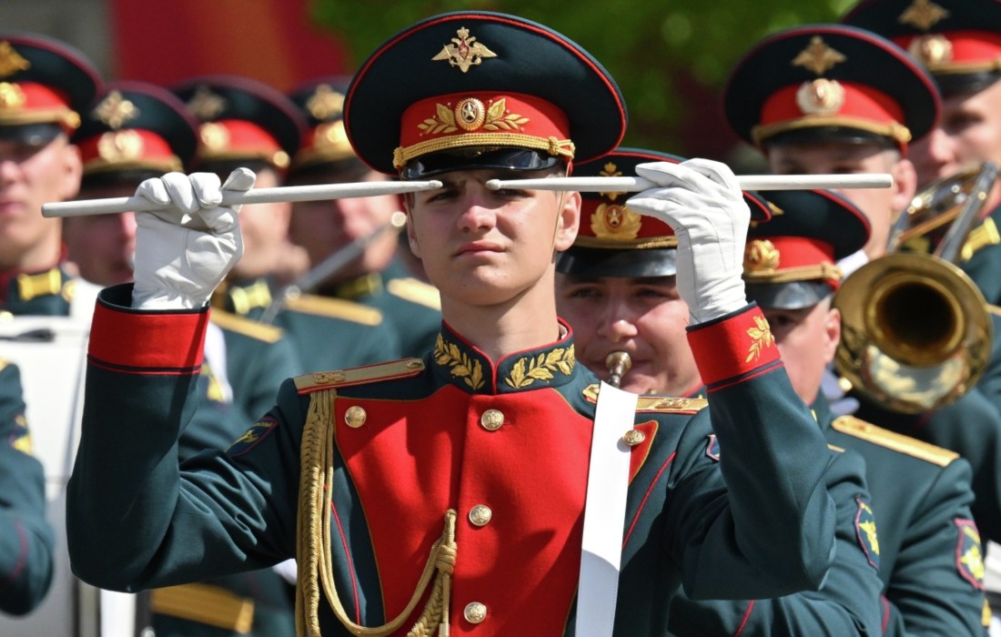 Военнослужащие 154-го отдельного комендантского Преображенского полка