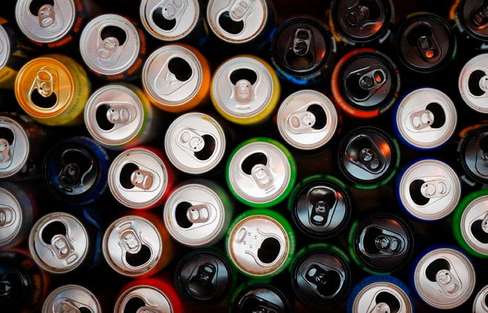 Закон о штрафах до 500 тыс. руб. за продажу детям энергетиков принят Госдумой