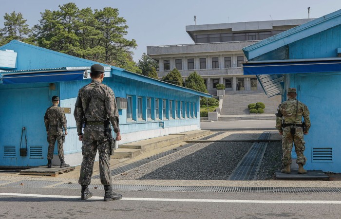 Со стороны Южной Кореи открыли предупредительный огонь по военным КНДР