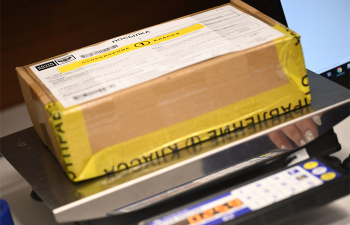 "Почта России" приостанавливает прием посылок с товарами в США из-за пошлин