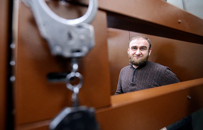 Дело экс-сенатора Арашукова о даче взятки за условия в колонии поступило в суд