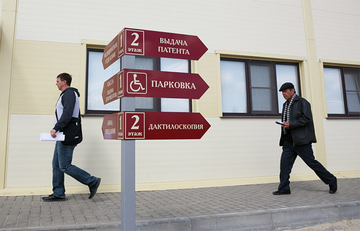 Решетников заявил, что к миграции будут подходить по принципу "приехал - заработал - уехал"