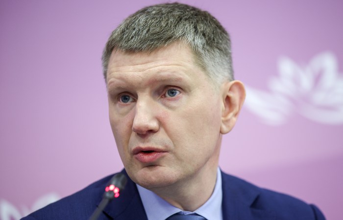 Решетников прогнозирует управляемую "мягкую посадку" экономики