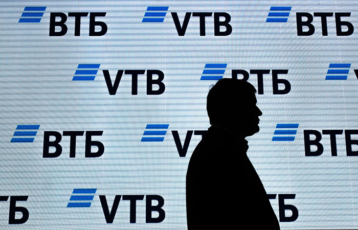 ВТБ за 8 месяцев сократил чистую прибыль по МСФО на 3,2% до 328 млрд рублей
