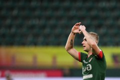 "Локомотив" выиграл у "Рубина" и вышел на первое место в РПЛ