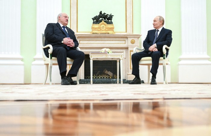 Лукашенко заявил, что обсудил с Путиным действия в сложной геополитической обстановке