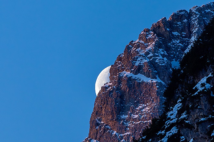 NASA планирует создать на Луне поселение к 2035 году