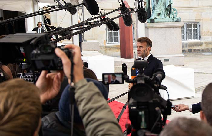 Макрон призвал к мерам по снижению скорости доставки российской нефти по морю