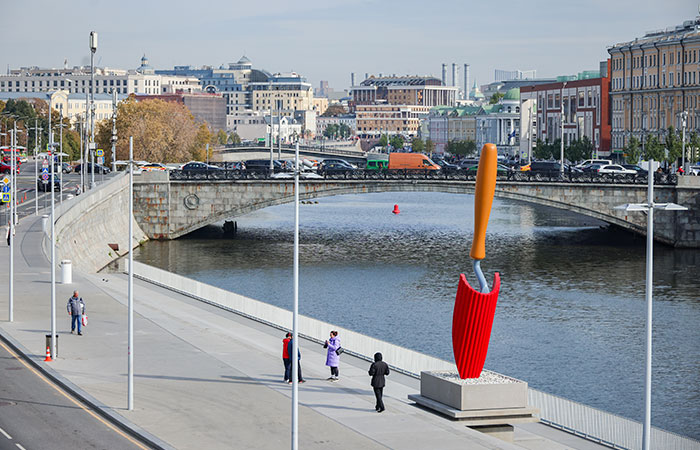 "Садовая лопатка" сменила "Большую глину № 4" у ГЭС-2 в Москве