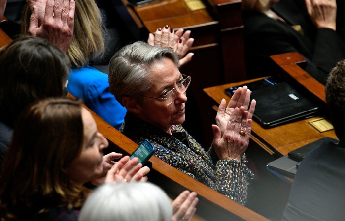 Экс-премьер Франции не против приостановки внедренной ею пенсионной реформы