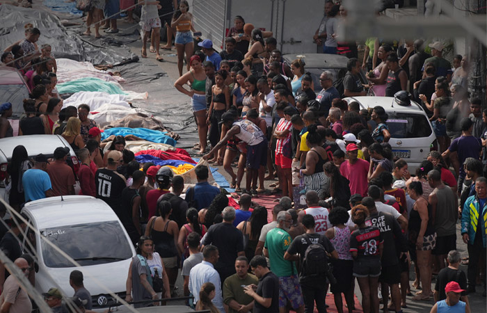 В фавелах Рио-де-Жанейро за два дня полицейской операции погибли от 130 человек В фавелах Рио-де-Жанейро за два дня полицейской операции погибли от 130 человек