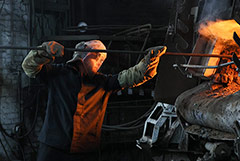 Мантуров заявил, что экспорт стали смог значительно компенсировать снижение спроса в РФ