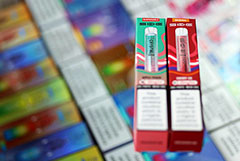 Путин с одобрением отнесся к предложению полностью запретить вейпы в России