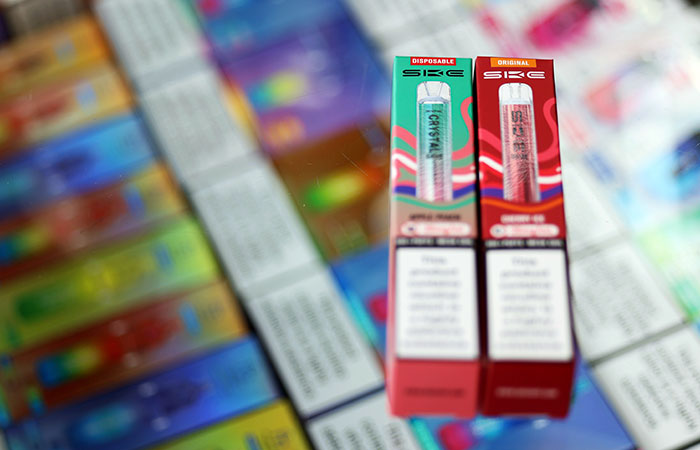 Путин с одобрением отнесся к предложению полностью запретить вейпы в России Путин с одобрением отнесся к предложению полностью запретить вейпы в России