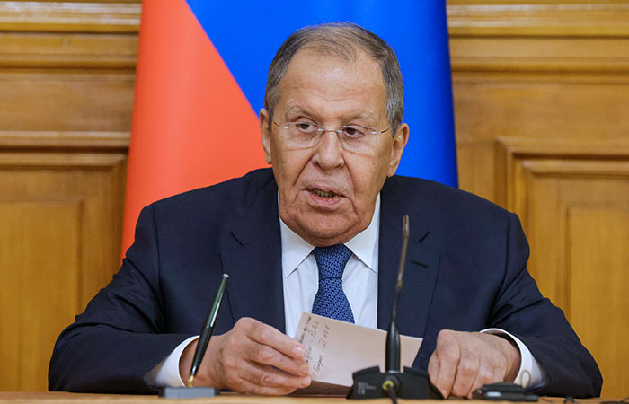 Песков опроверг сообщения об изменении отношения Путина к Лаврову