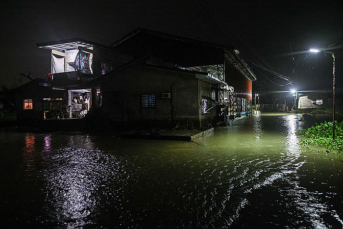 Тайфун "Финг-Вонг" унес жизни двух человек на Филиппинах, свыше 1 млн эвакуированы