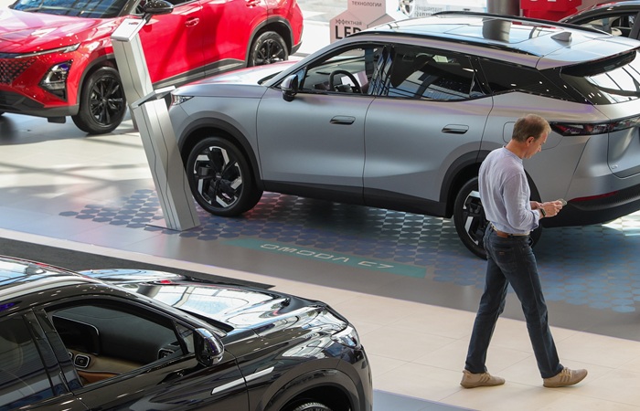 Продажи легковых автомобилей с пробегом в РФ в октябре выросли м/м на 18%