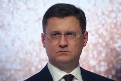 Новак заявил, что РФ не планирует добровольно снижать нефтедобычу