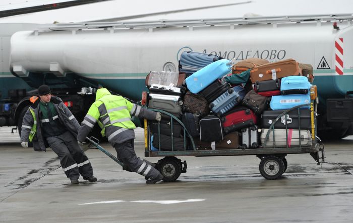 Минфин по-прежнему работает над продажей аэропорта "Домодедово"