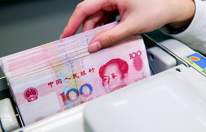 Юань упал ниже 11 рублей впервые с 16 октября